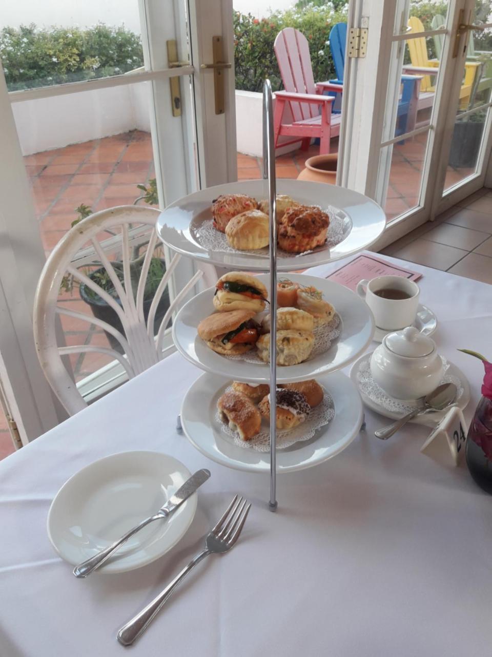 Hotel Pommarine Бриджтаун Екстериор снимка