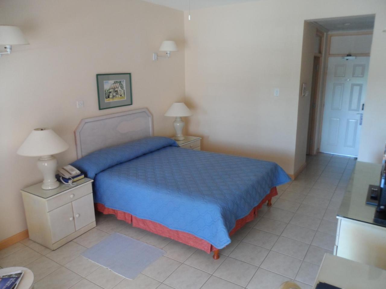 Hotel Pommarine Бриджтаун Екстериор снимка